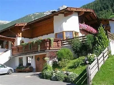 Mair ノイシュティフト・イム・シュトゥーバイタール