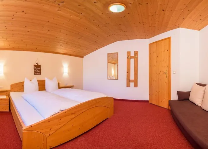 Mair * ノイシュティフト・イム・シュトゥーバイタール